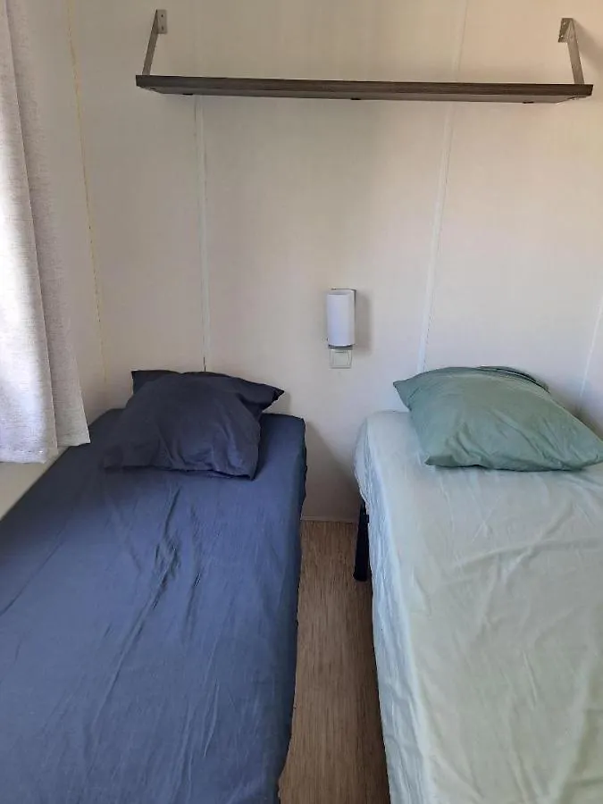 Domaine Des Iscles Mobil Home La Roque-d'Antheron Campsite