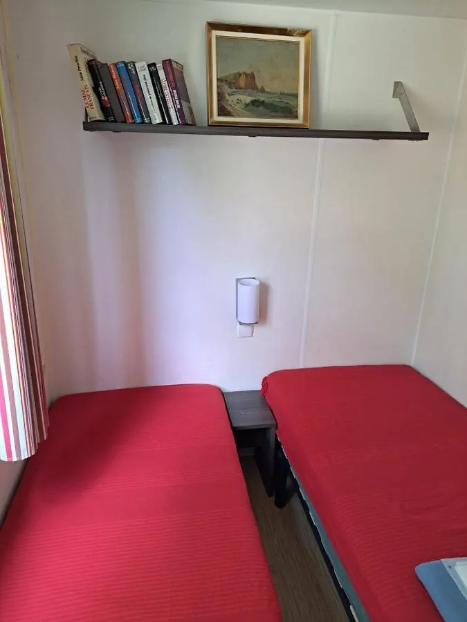 Domaine Des Iscles Mobil Home 拉罗克当泰龙 营地