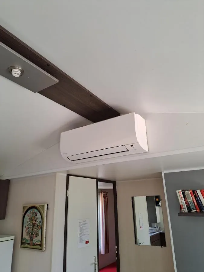 Domaine Des Iscles Mobil Home 拉罗克当泰龙