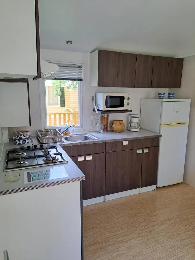 Domaine Des Iscles Mobil Home 拉罗克当泰龙 0*,