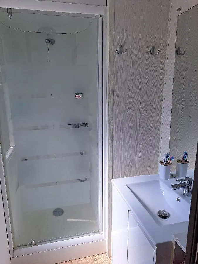 Domaine Des Iscles Mobil Home 拉罗克当泰龙 0*,